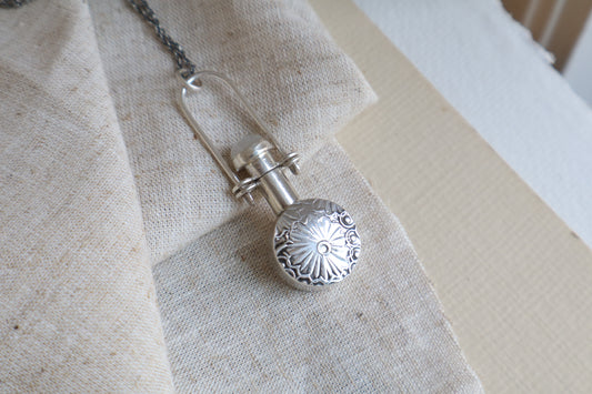 Minette - vessel necklace with moonstone