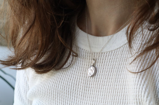 Reverie pendant - leaf