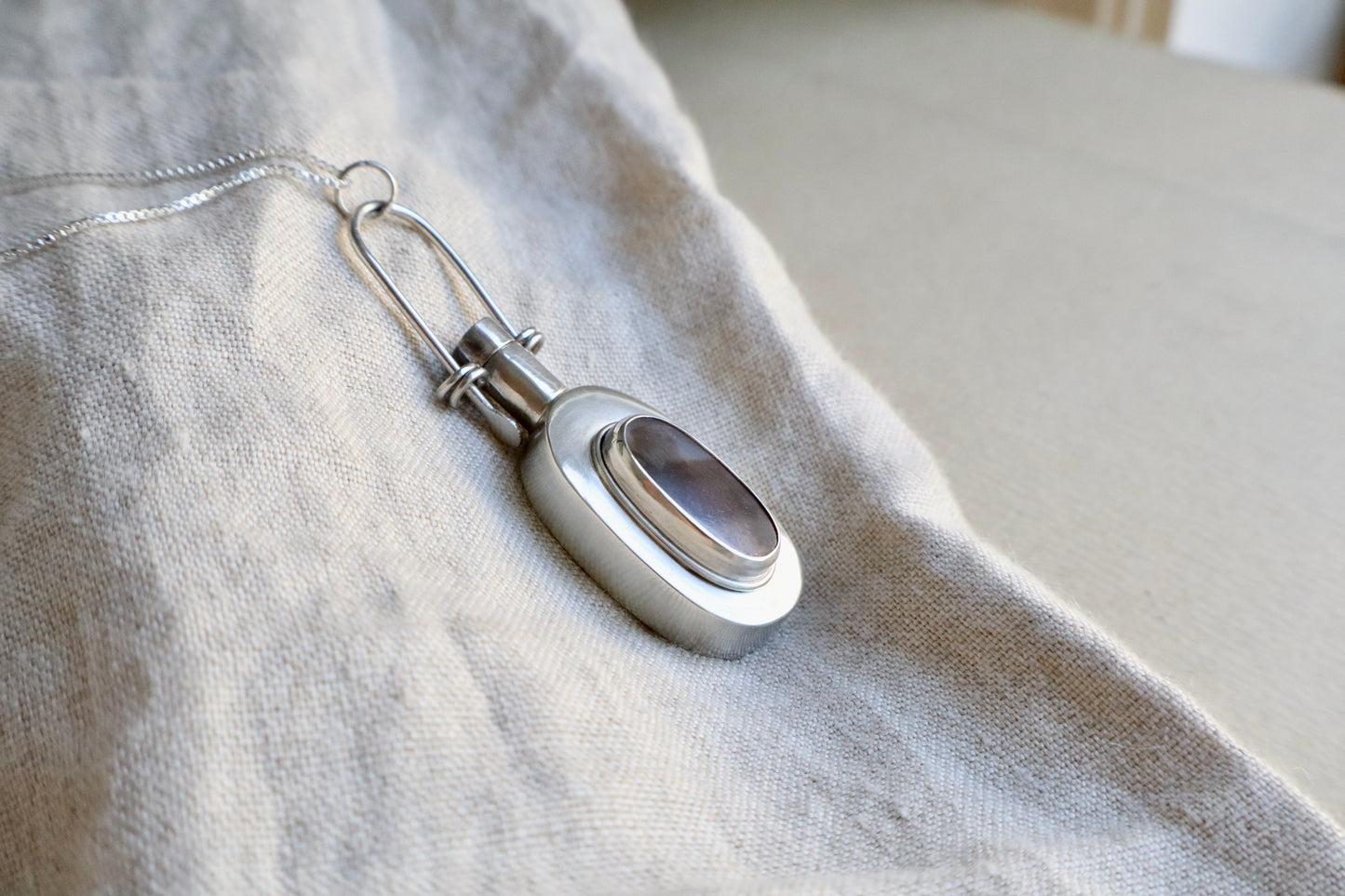 Vea - vessel necklace with dendrite