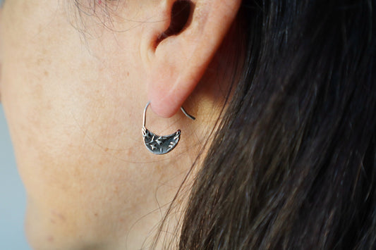 Mini crescent earrings in sterling silver