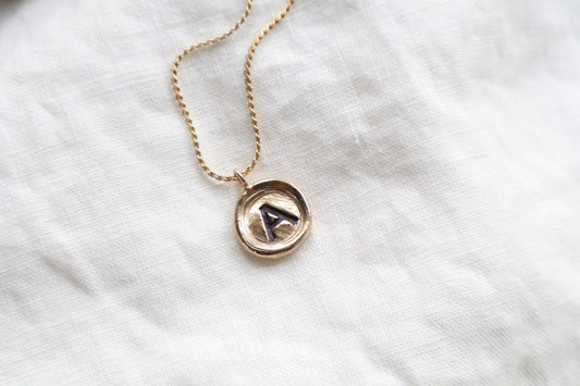 initial pendant ~bronze~