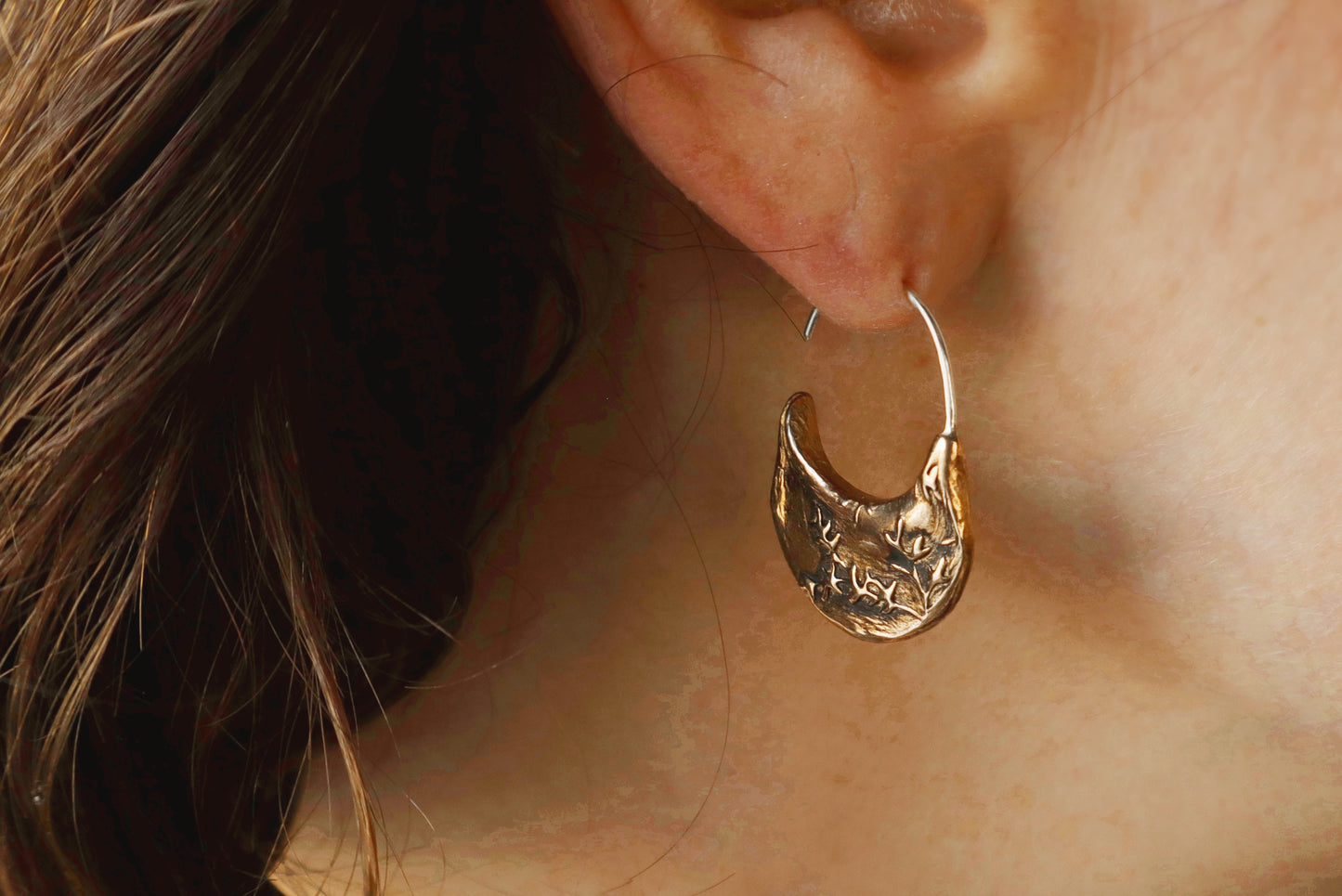 Crescent hoops
