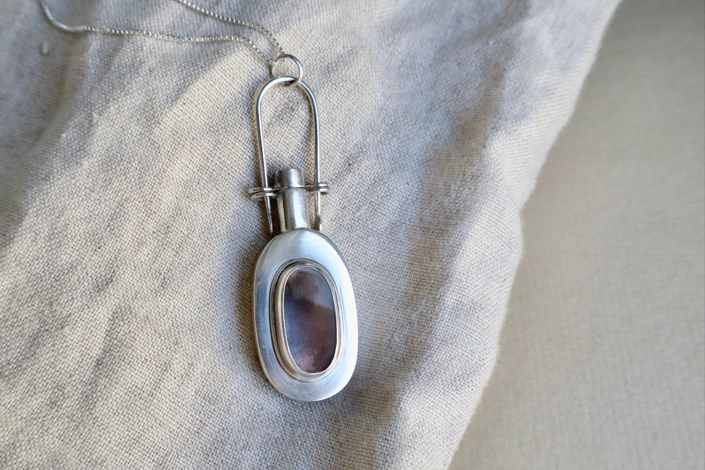 Vea - vessel necklace with dendrite