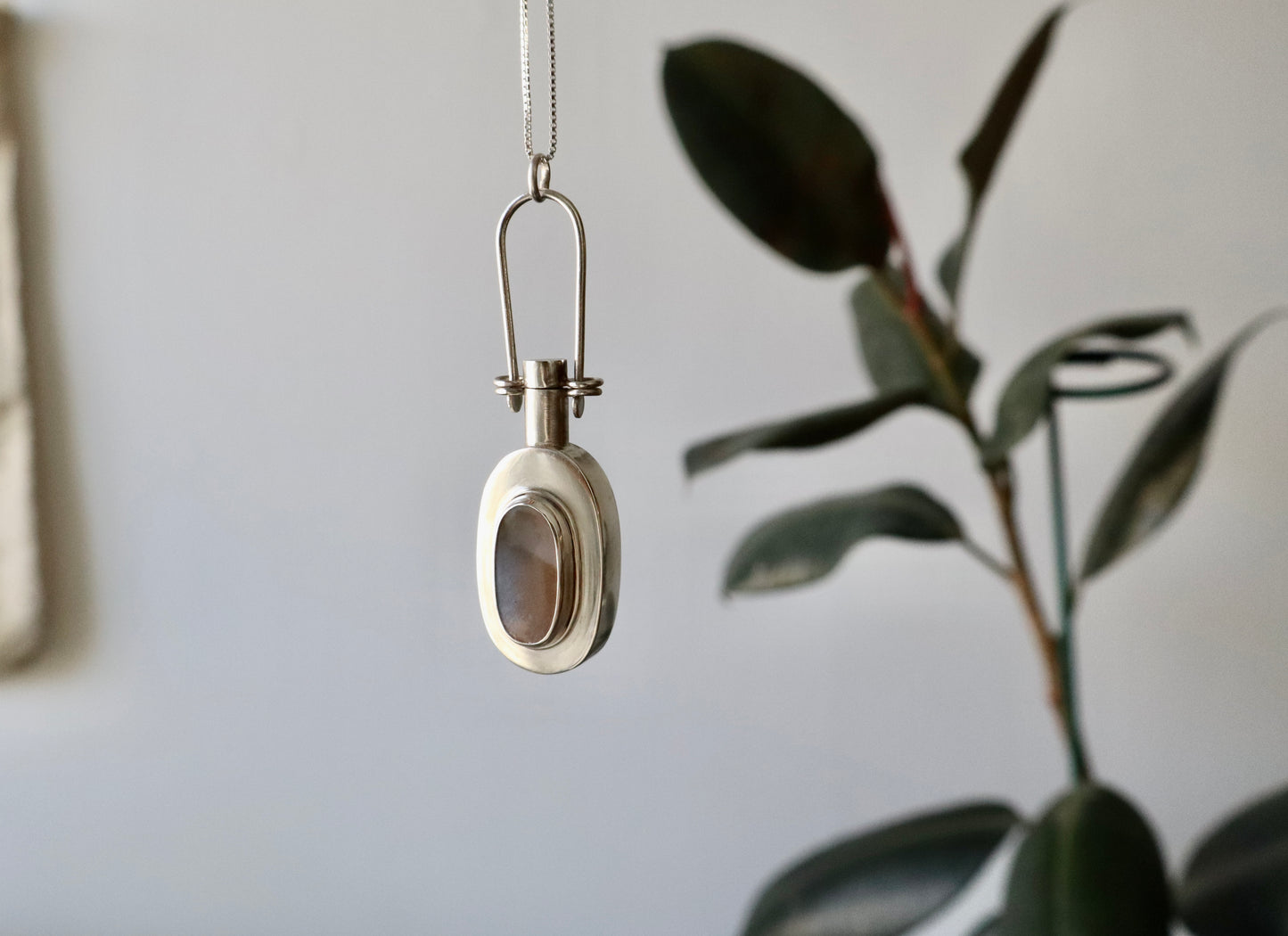 Vea - vessel necklace with dendrite