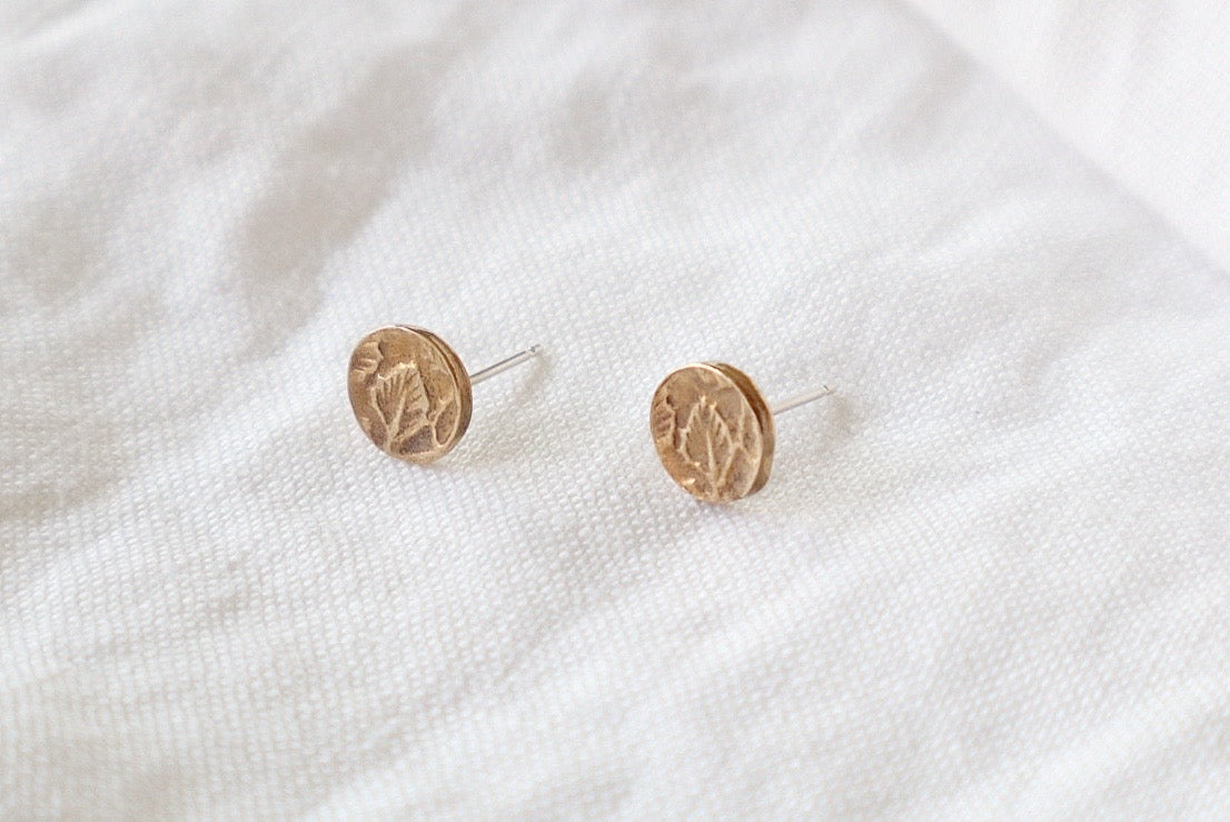 botanic every day studs in bronze