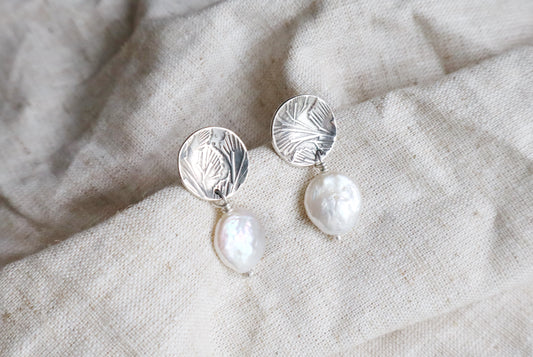Cove earrings with a pearl in sterling silver - made to order