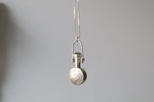 Minette - vessel necklace with labradorite