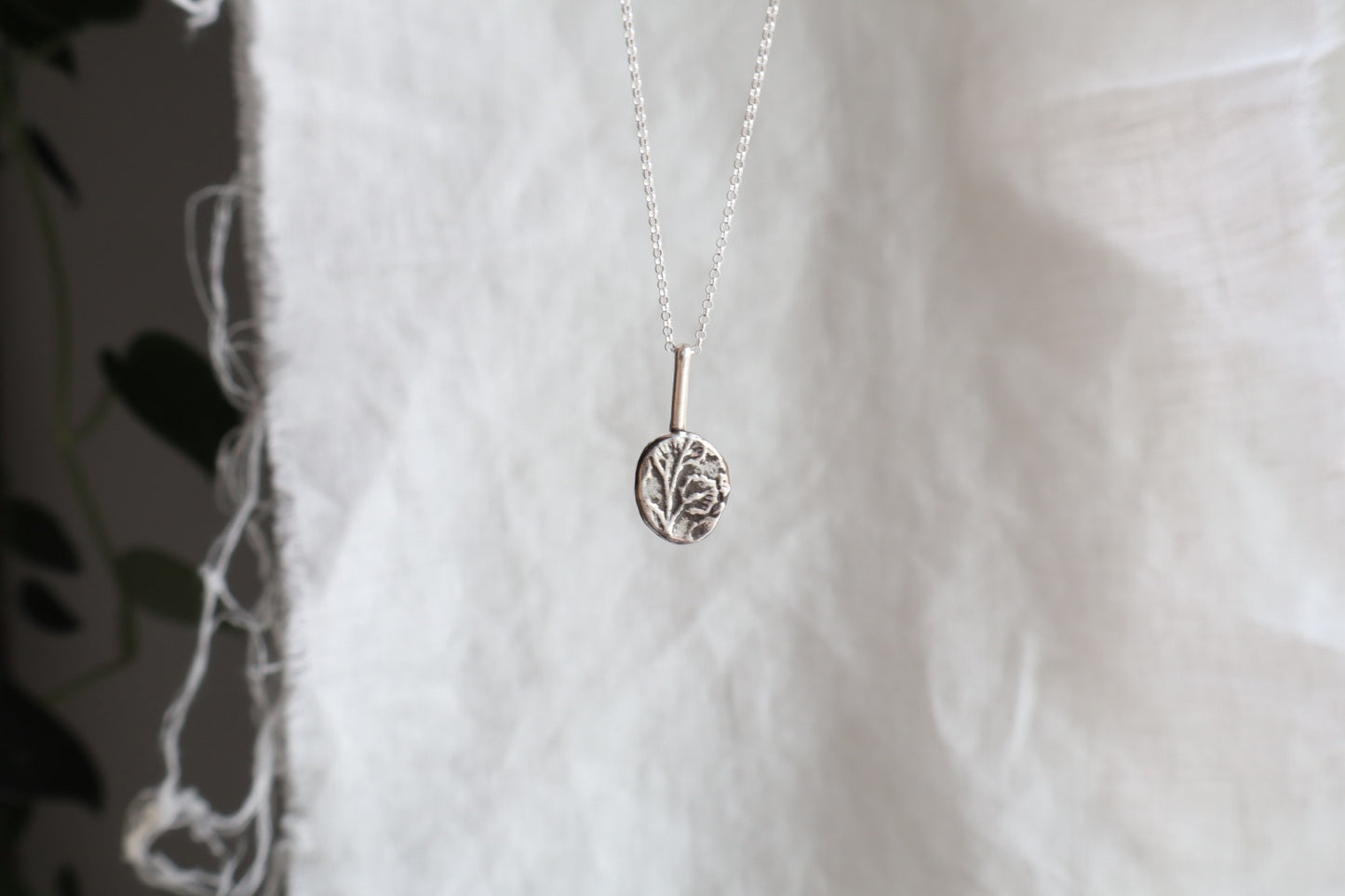 Reverie pendant - leaf