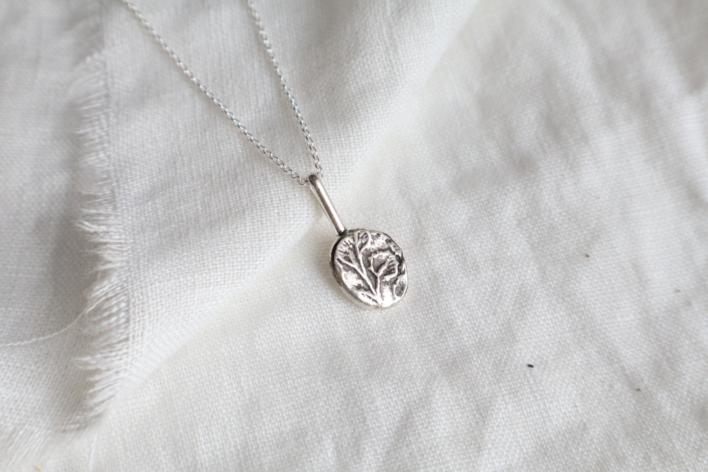 Reverie pendant - leaf