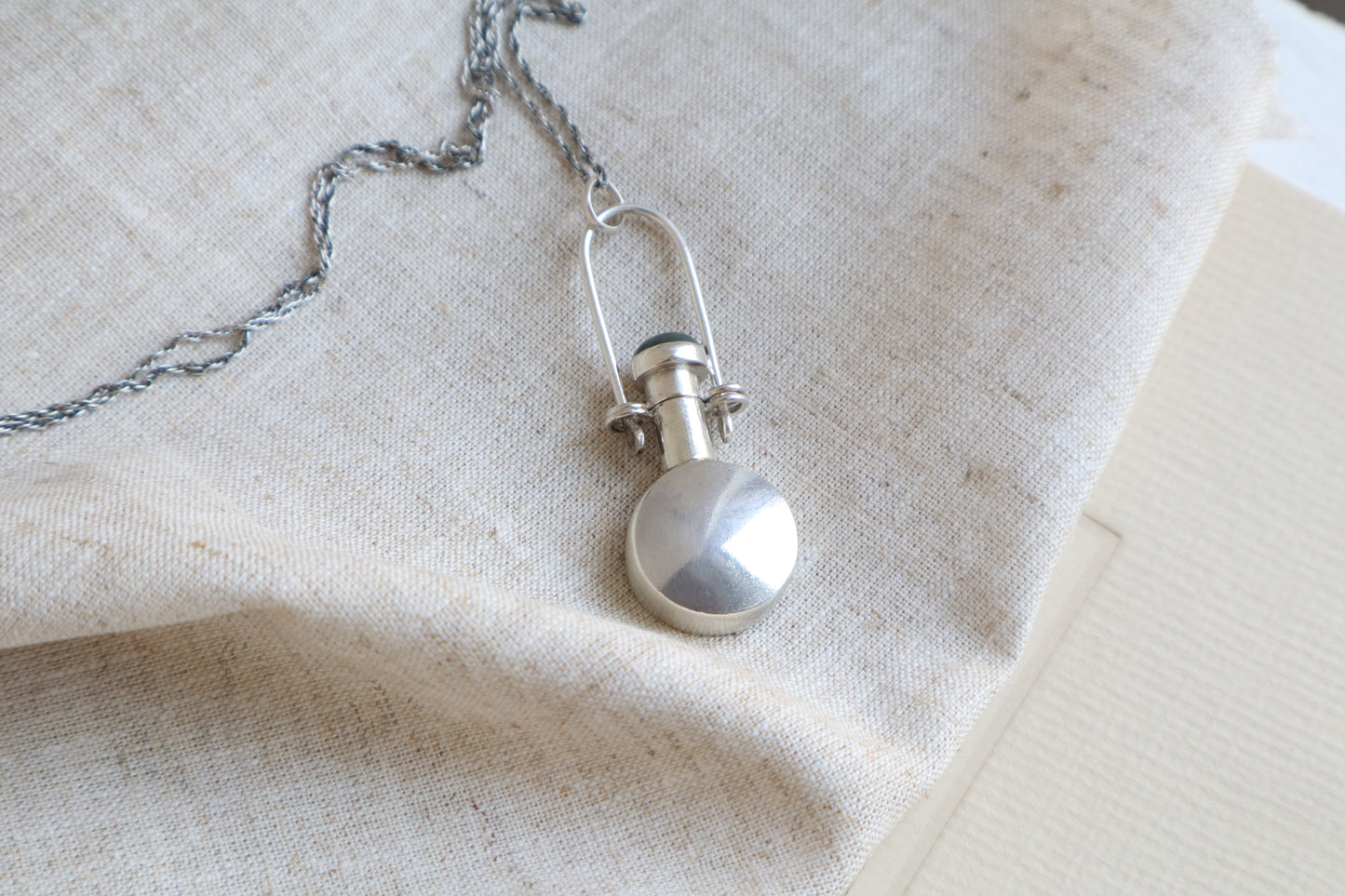 Minette - vessel necklace with labradorite