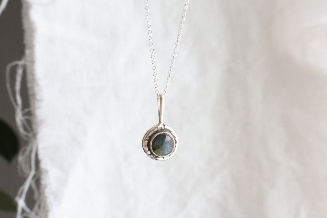 Reverie pendant - labradorite