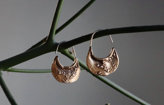 Crescent hoops