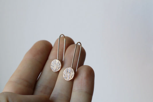 Dot threader earrings in bronze