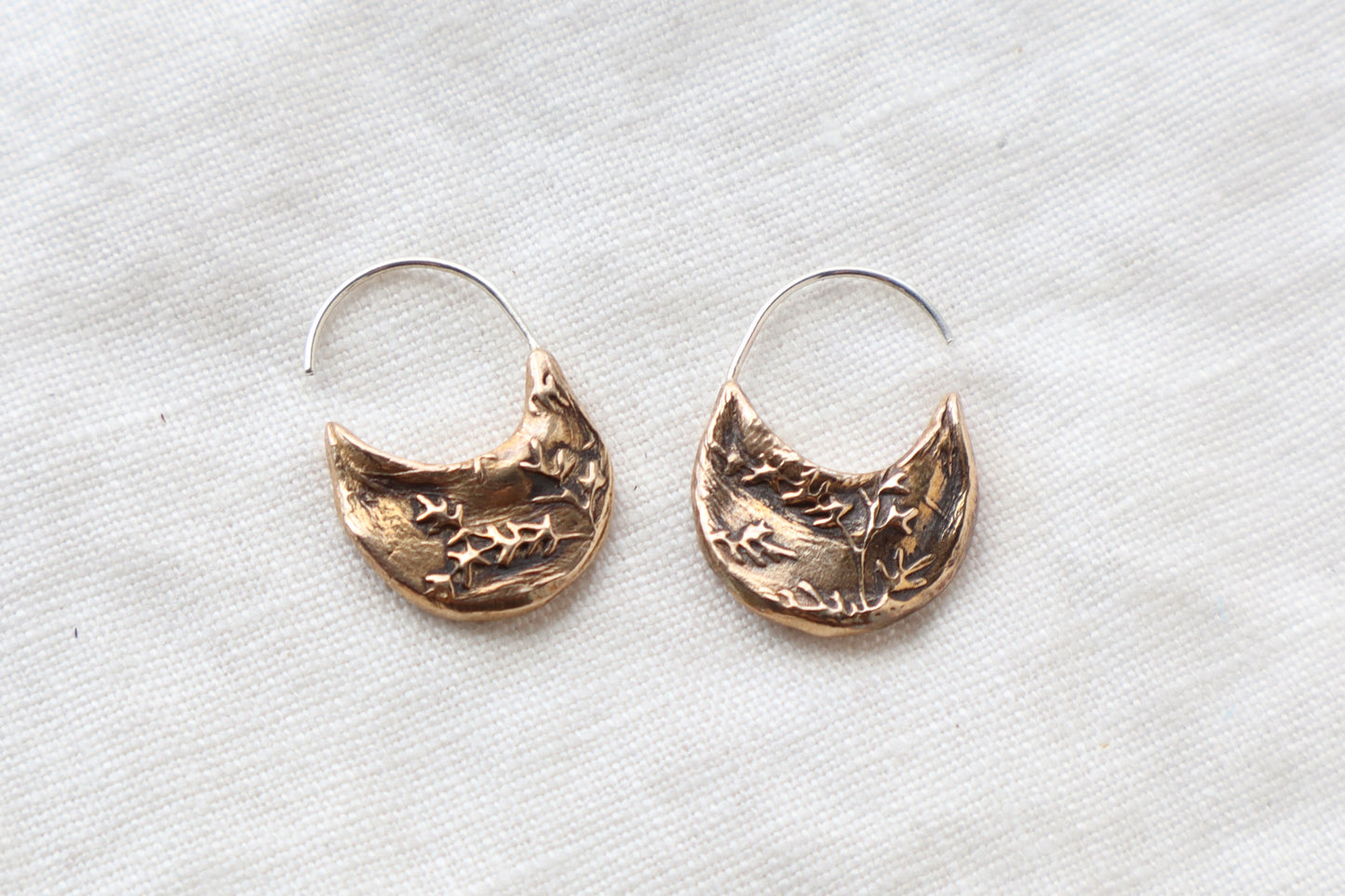 Crescent hoops