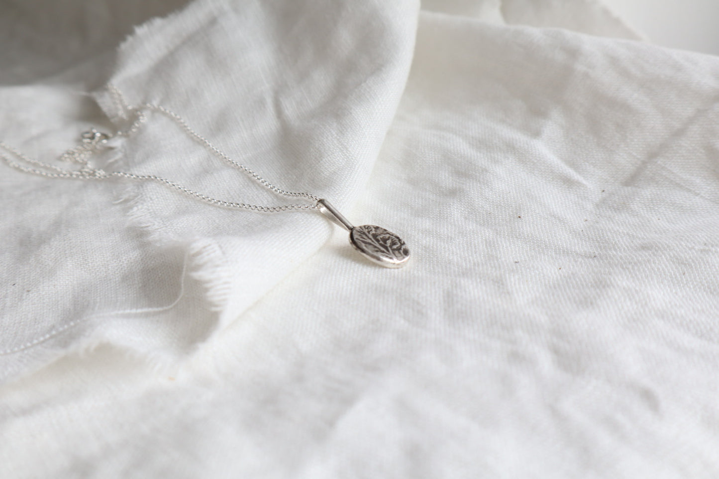 Reverie pendant - leaf