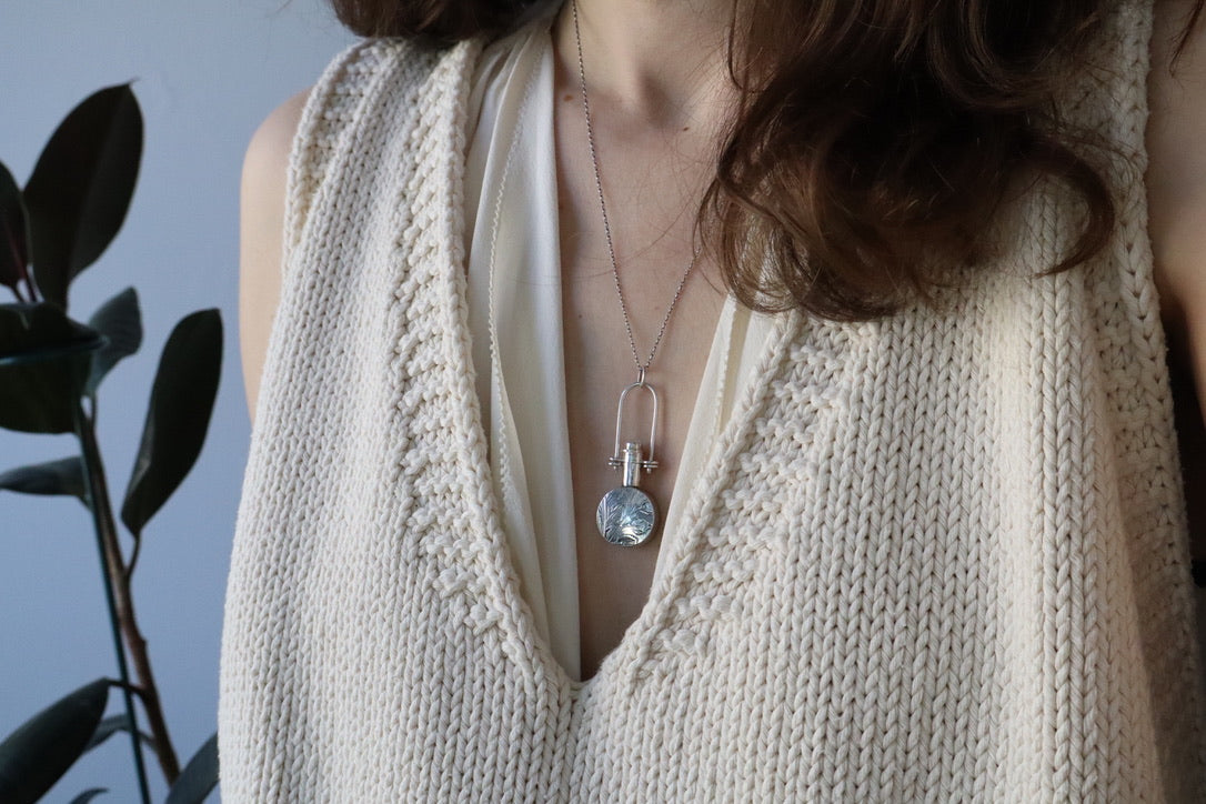 Minette - vessel necklace with labradorite