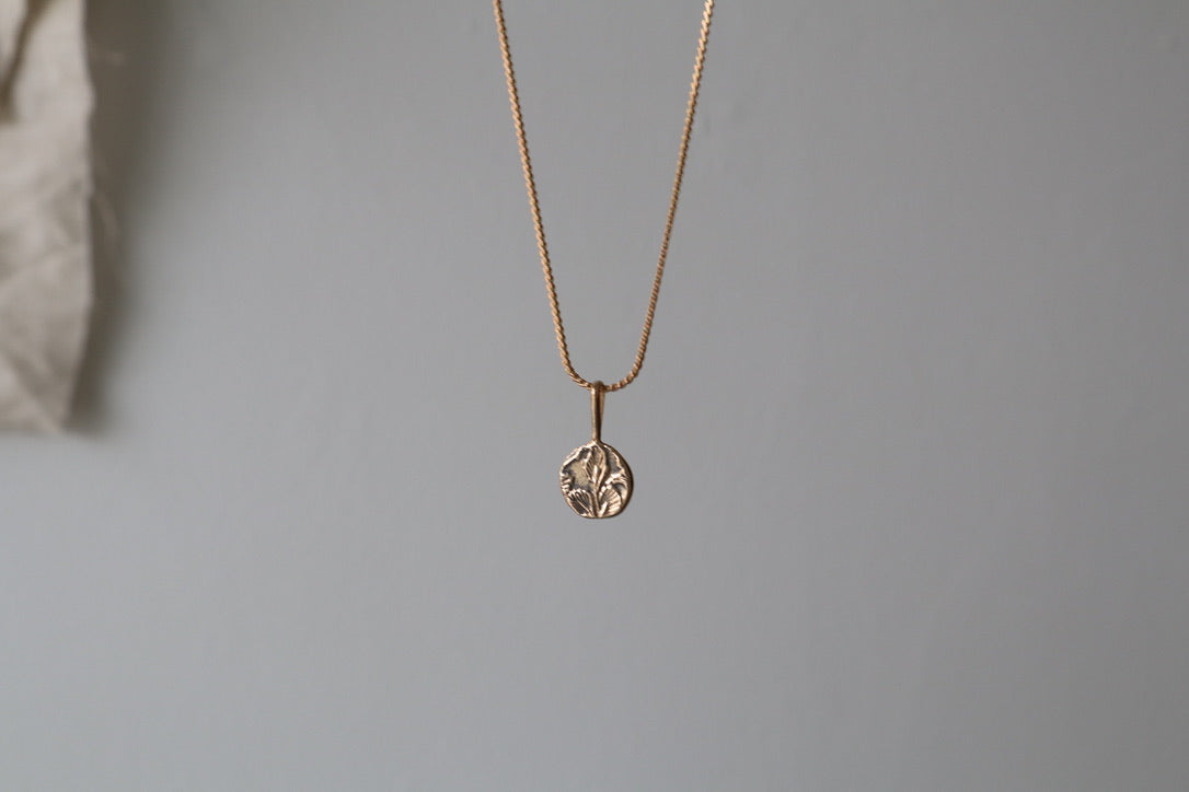 Reverie necklace in bronze