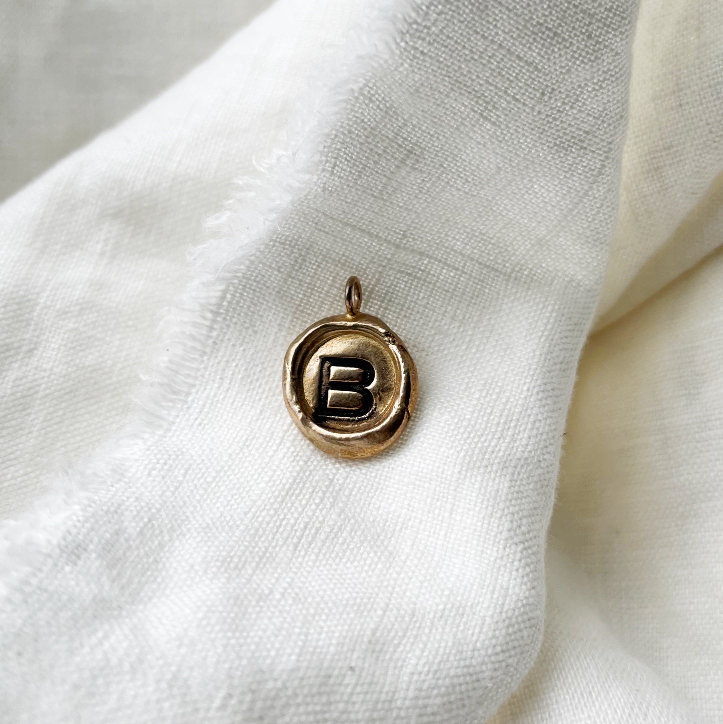 initial pendant ~bronze~