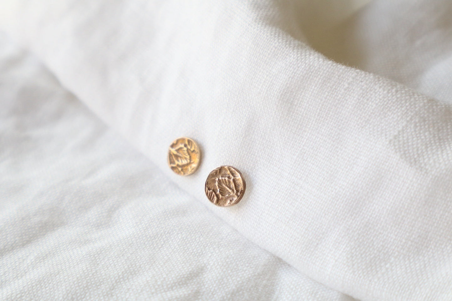 botanic every day studs in bronze