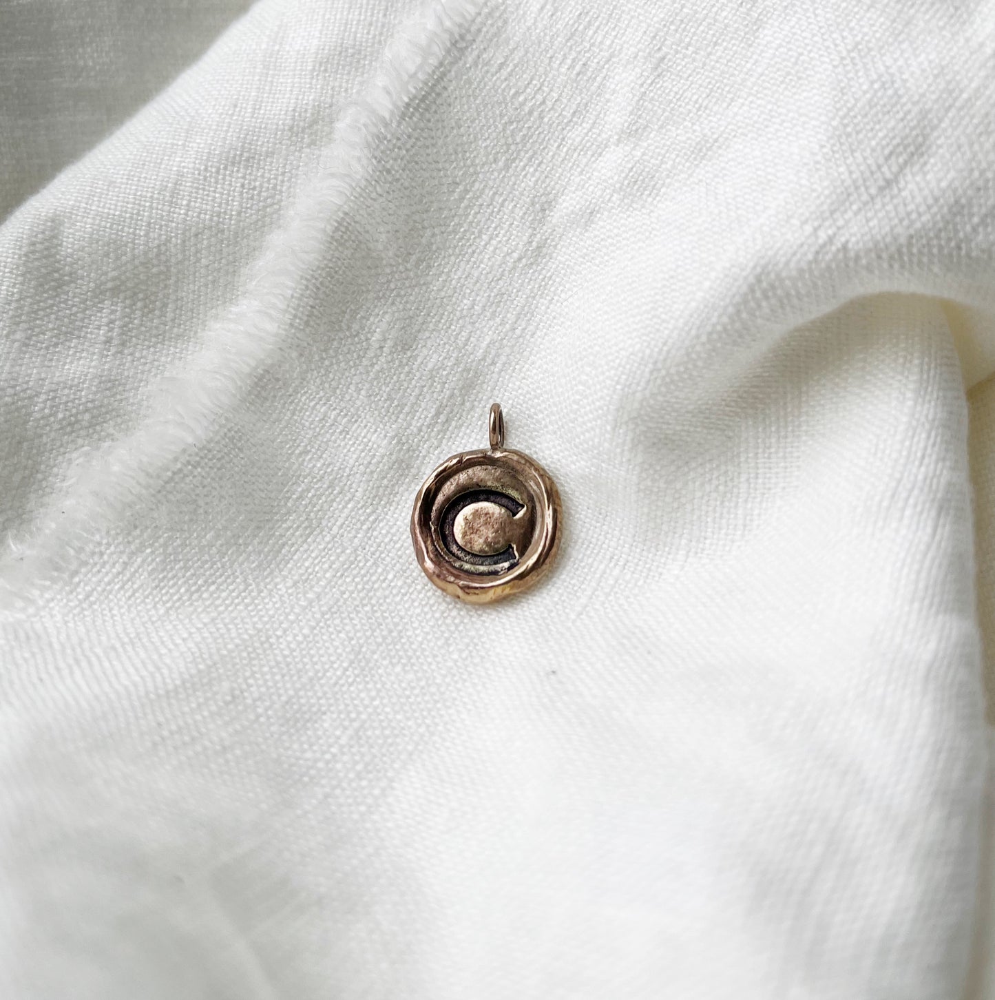 initial pendant ~bronze~