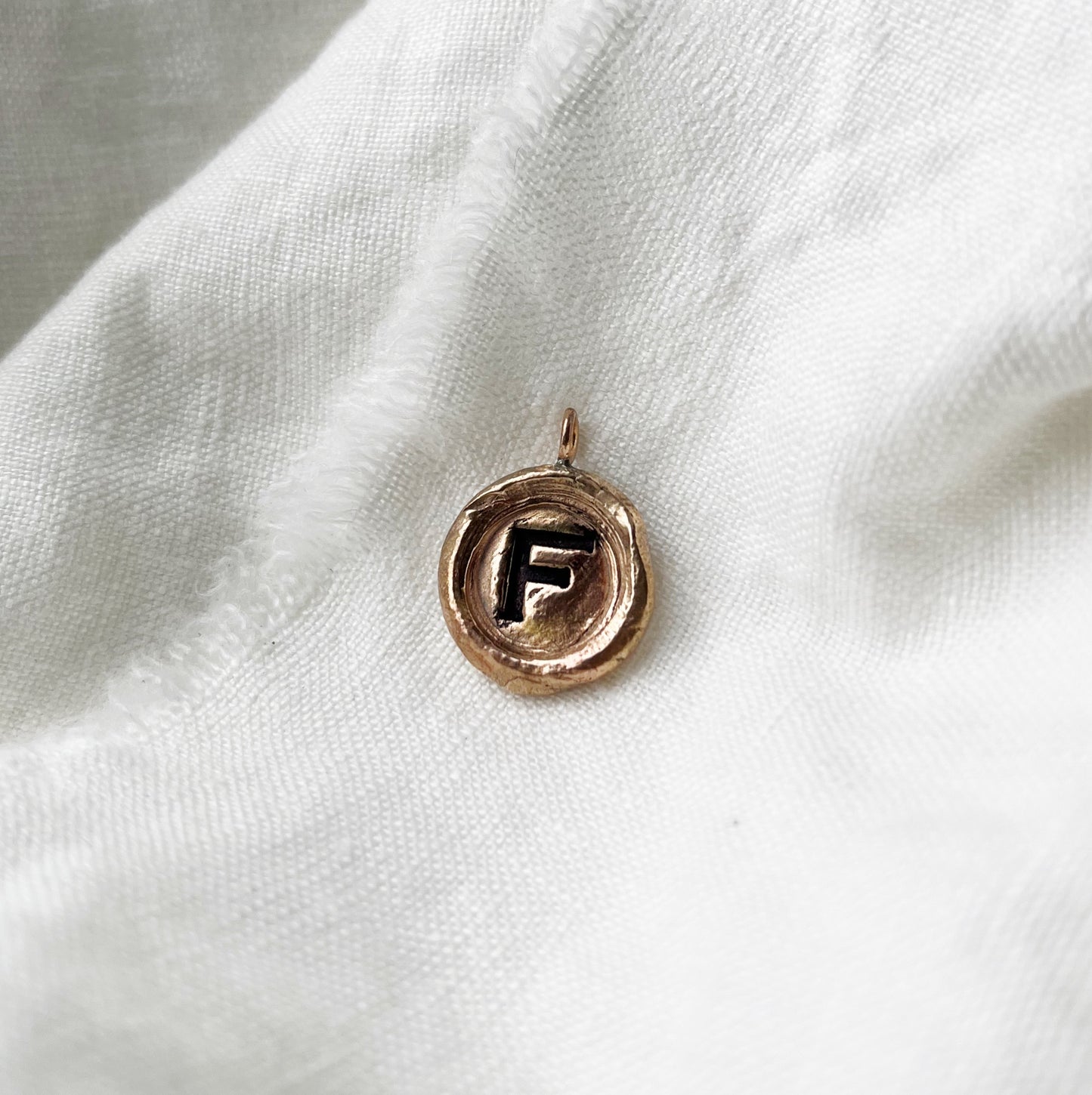 initial pendant ~bronze~