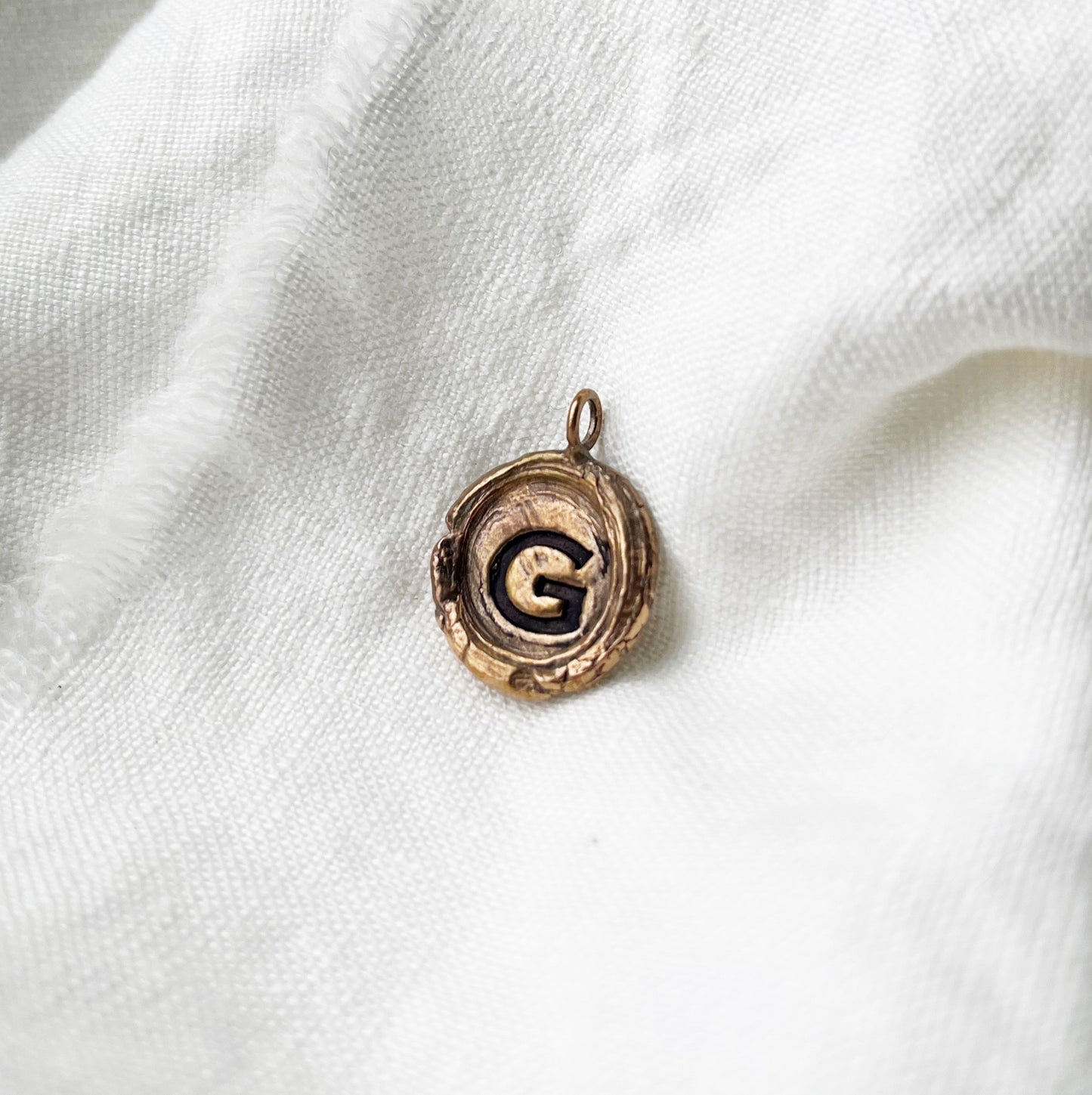 initial pendant ~bronze~