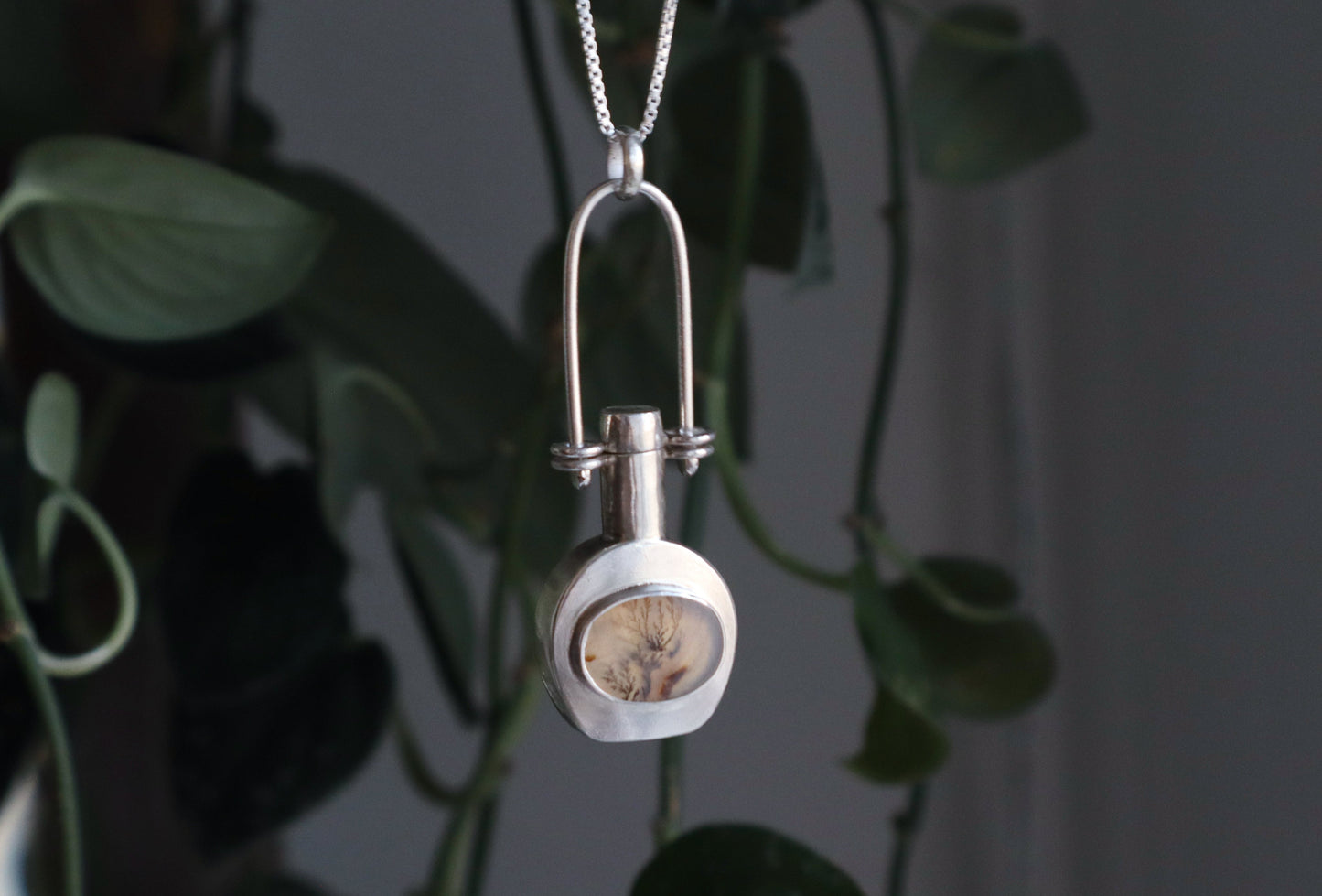 Willow - vessel necklace with dendrite