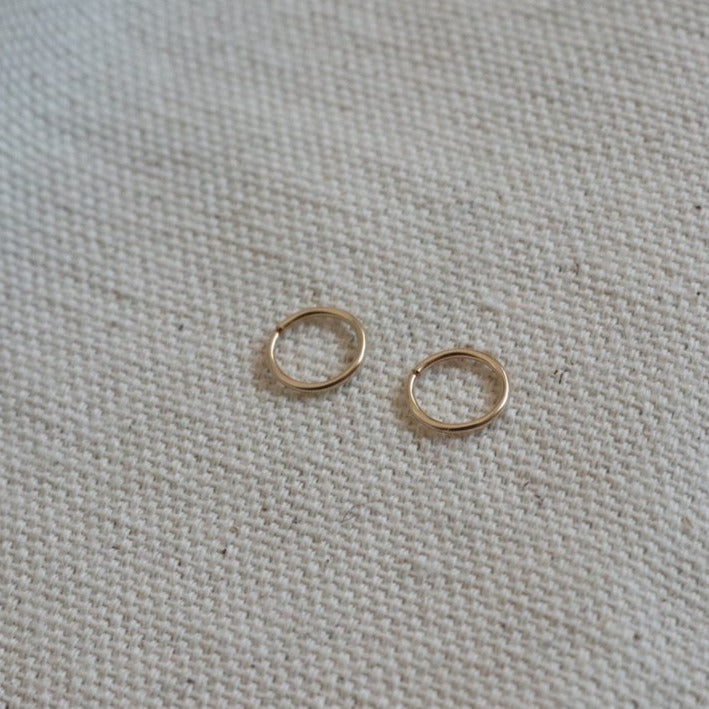 Seamless hoops